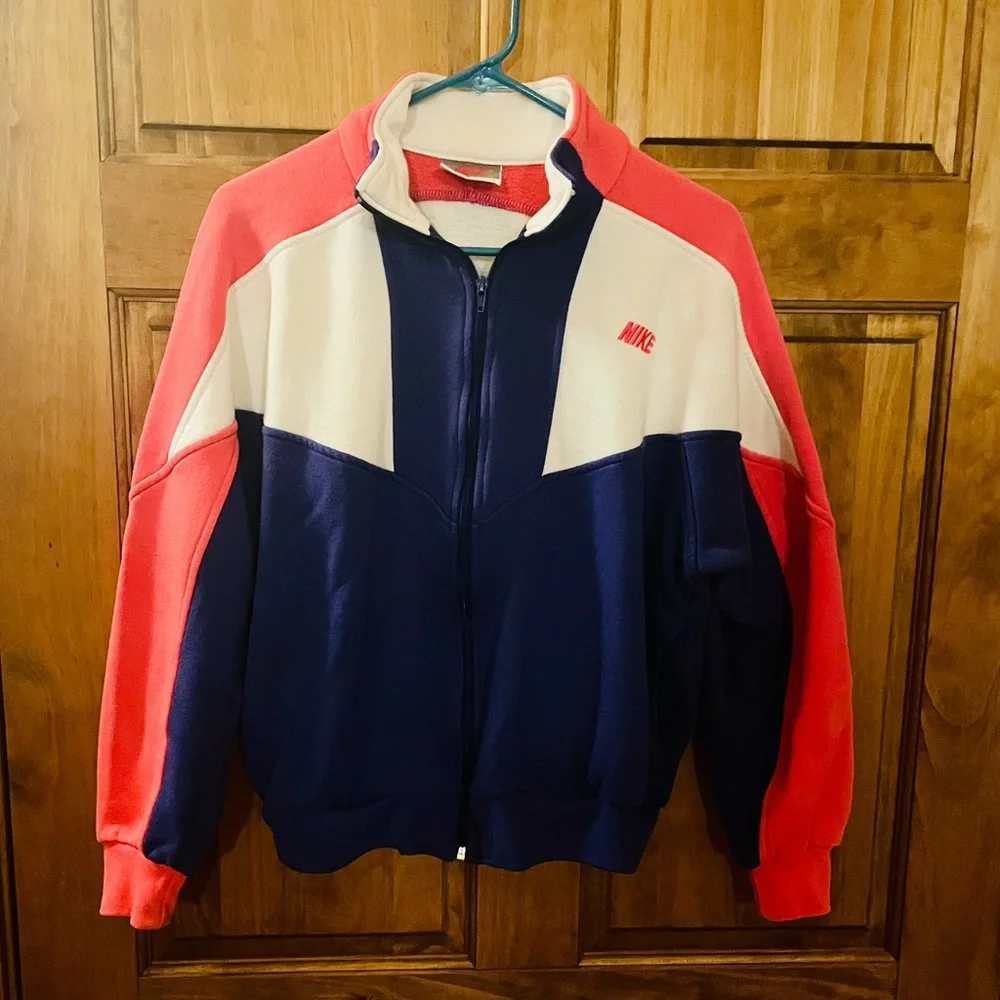 Nike! Vintage long sleeve pink & purple zip up sweatshirt size medium!
